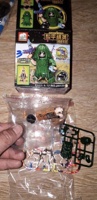 Lắp ráp 1 hộp LegoPugb áo giáp và nhảy dù 1171