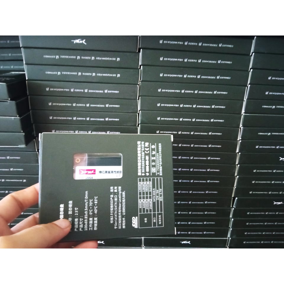 SSD 240G TỐC ĐỘ CAO ,DÙNG CHO PC ,LAPTOP