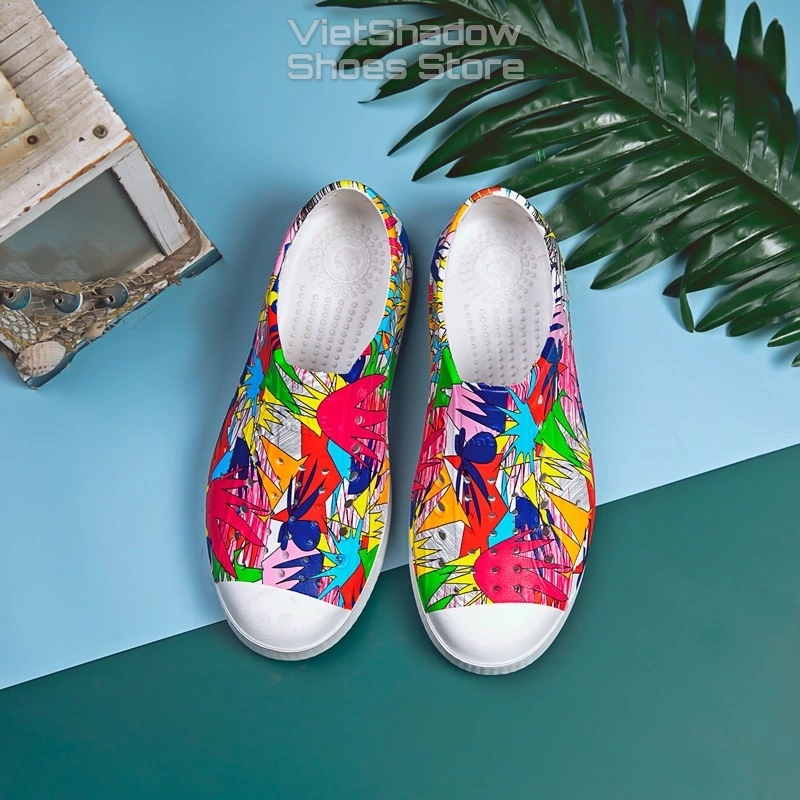 Giày nhựa WNC NATIVE trẻ em in họa tiết - Chất liệu nhựa EVA mềm, siêu nhẹ, không thấm nước - Họa tiết Graffiti
