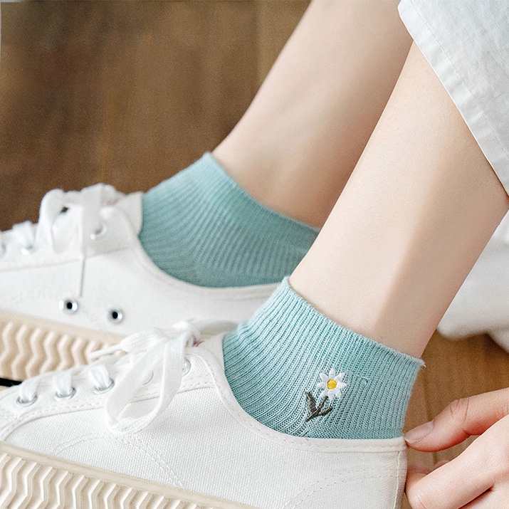 [Tiệm vớ cô Lam] Tất vớ cổ thấp thêu hình hoa cúc