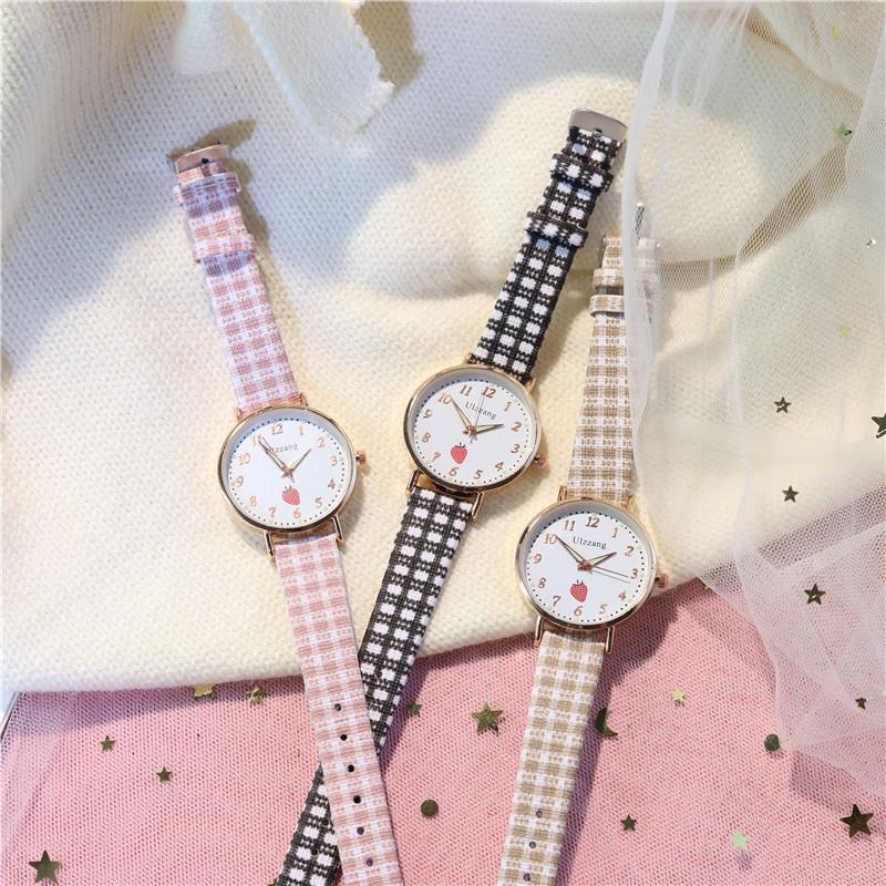Đồng Hồ Đeo Tay Phát Quang Thiết Kế Xinh Xắn Dành Cho Bé Gái 12 Tuổi