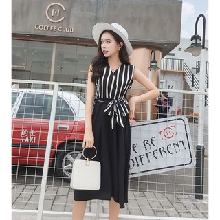 Đầm xòe sọc màu đen sát nách