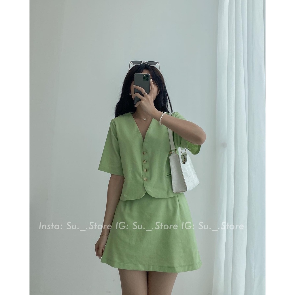 Set áo croptop cổ vest cúc dọc kèm chân váy trơn S343 SUSTORE