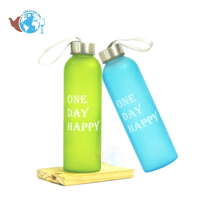 Bình đựng nước thủy tinh màu in chữ One Day Happy 500ml có dây xách