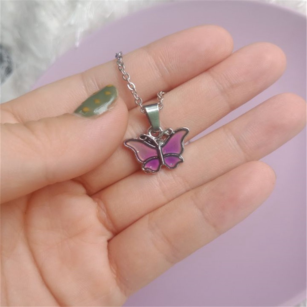 Vòng Cổ Dài Mặt Bươm Bướm Đổi Màu Theo Nhiệt Độ