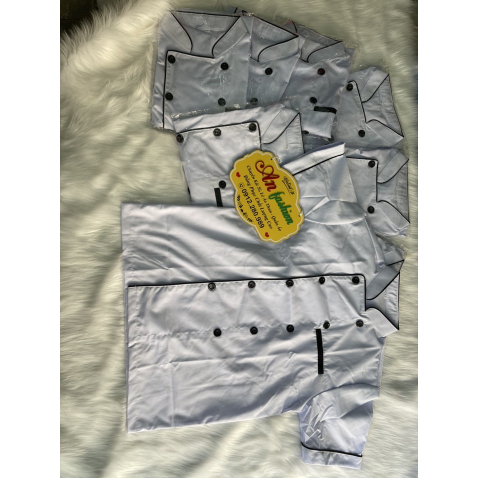 Áo bếp màu trắng ngắn tay mẫu đẹp dành cho Nam và Nữ vải kaki mềm mịn-shop sản xuất.