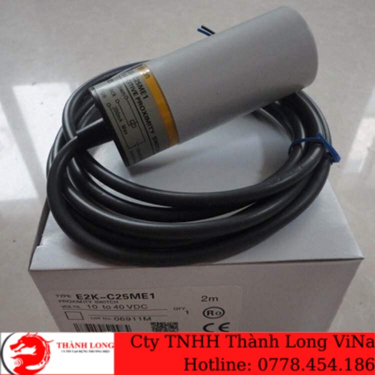 Cảm biến điện dung Omron E2K-C25ME1