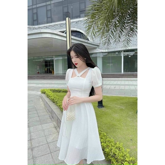 Váy xoè cổ chéo max xinh