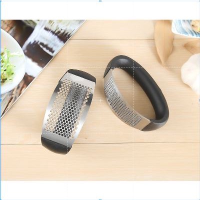 Dụng cụ dập nghiền tỏi ớt cầm tay Inox cán đen tiện lợi đa năng Shop Movava