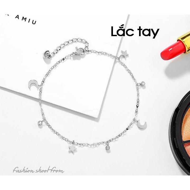 LẮC TAY TITAN TRĂNG SAO CÁCH ĐIỆU MÀU TRẮNG TA132 SIÊU ĐẸP BỀN MÀU