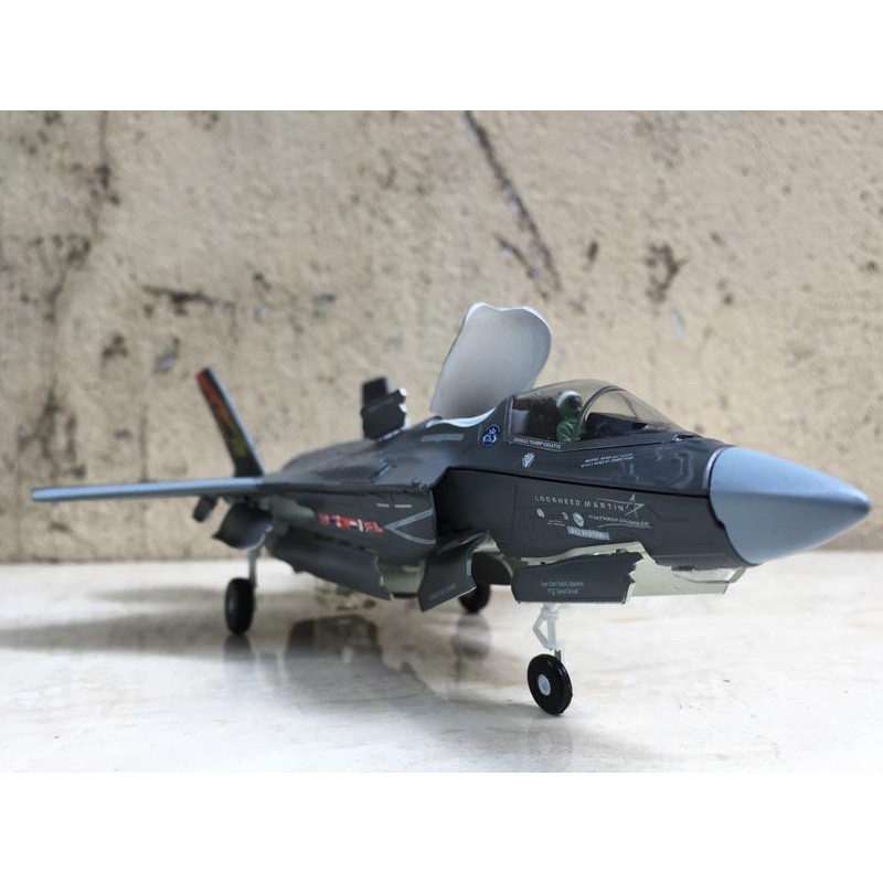 Mô hình Máy bay F- 35B MARINE Corps - 1:72