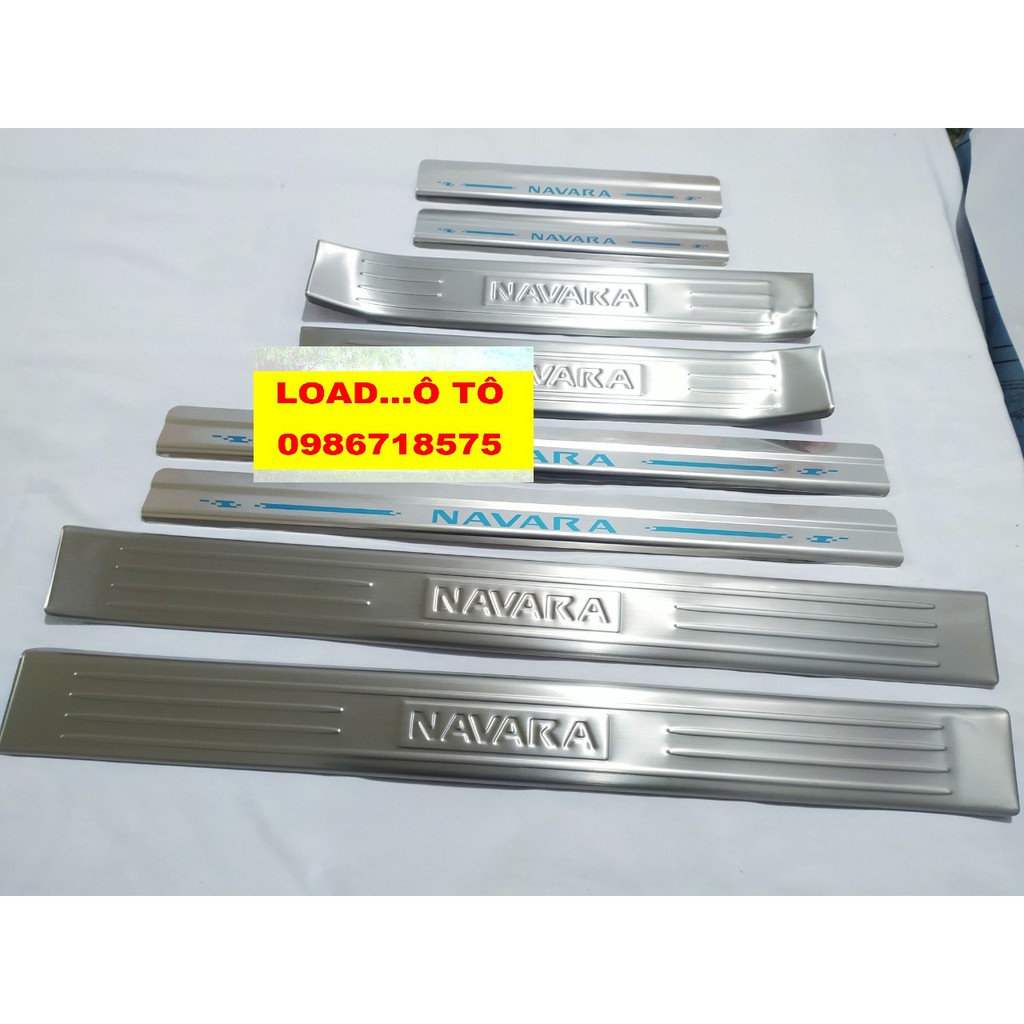 Ốp Bậc Cửa, Nẹp Bước Chân Xe Nissan Navara 2021-2018 Form Cũ Hàng Inox Cao Cấp