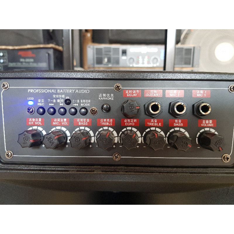 Loa kéo Karaoke Bluetooth JBA T6C: Bass 30, công suất lớn, có 2 Micro không dây đi kèm