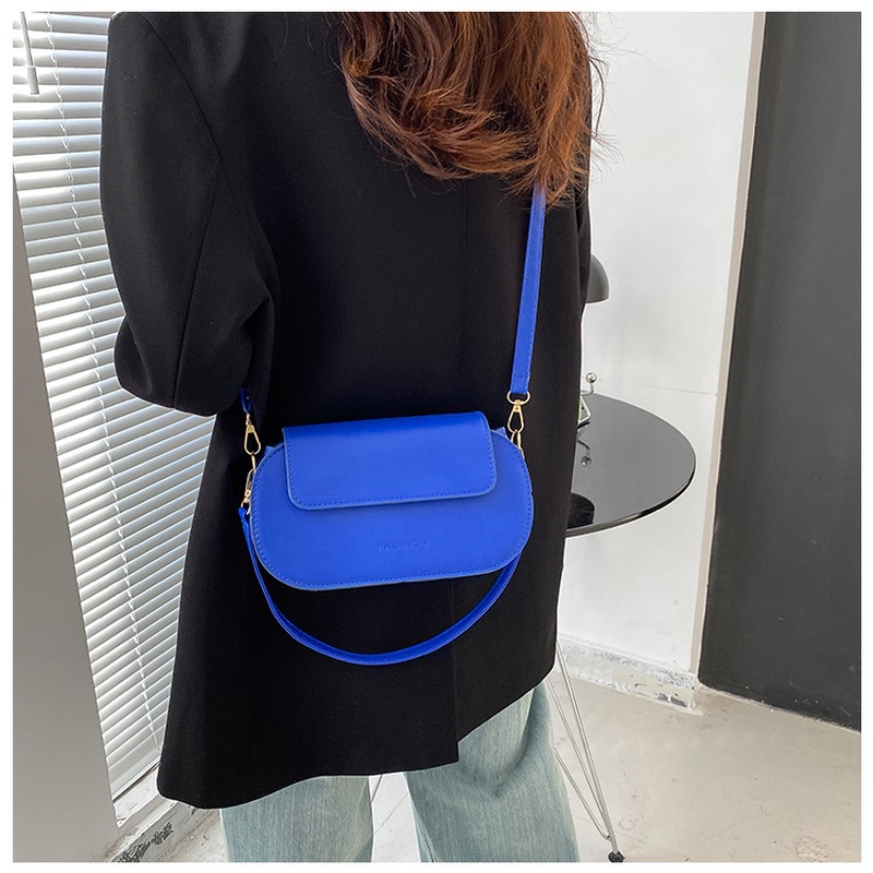 Túi Đeo Chéo Hình oval Màu Trơn Mẫu Mới 2022 NB00338