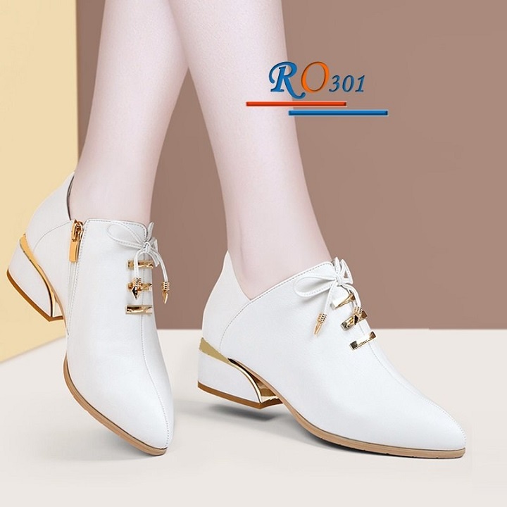 Giày boot nữ cổ thấp 4cm hàng hiệu rosata hai màu đen trắng ro301