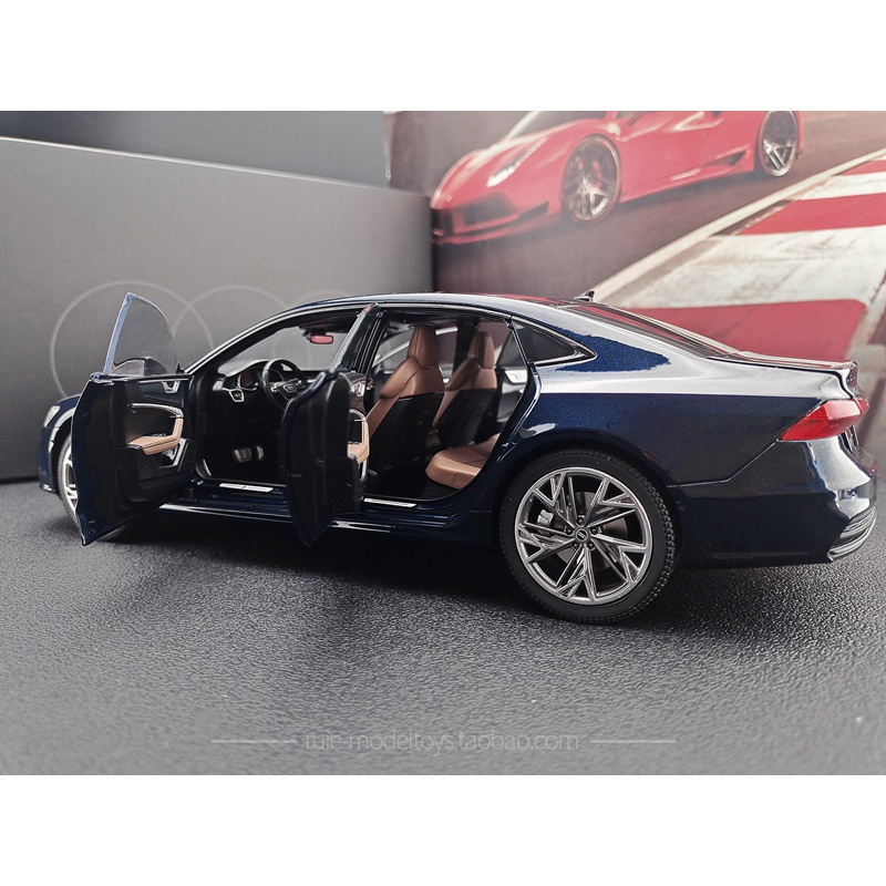 Mô hình xe sedan Audi A7L  tỉ lệ 1:18