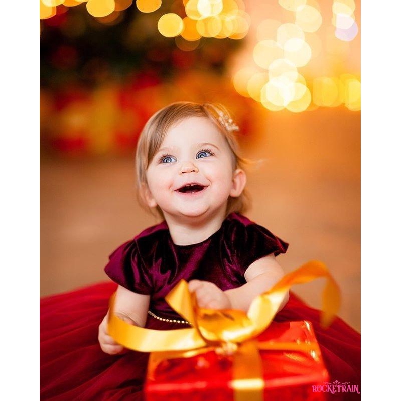 Đầm nhung phong cách sang trọng ôm dáng cho bé gái