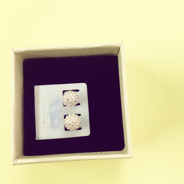 Hoa tai bạc cầu pha lê