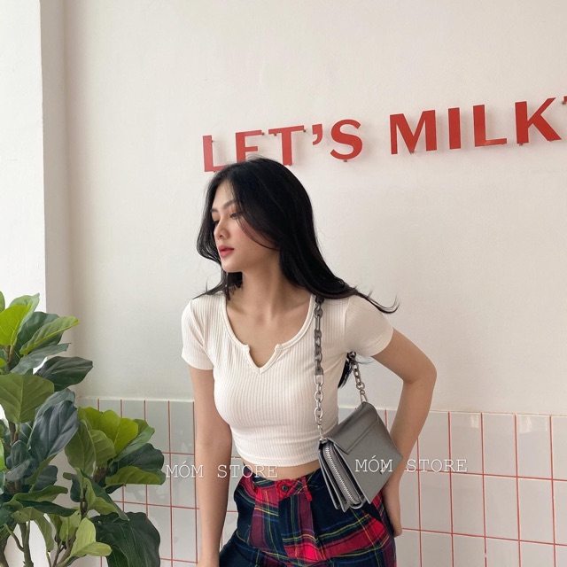 Áo Croptop xẻ V nhỏ bao chất