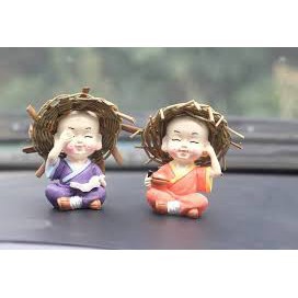 TƯỢNG TỨ KHÔNG ĐỘI MŨ RƠM