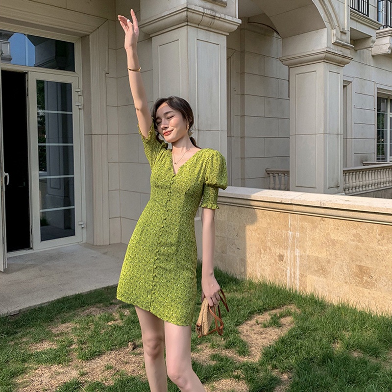 Đầm IELGY họa tiết hoa nhí cổ chữ v dáng ôm màu xanh lá thời trang cho nữ
