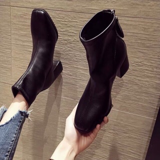 (Order) Boots mũi vuông da lì trơn basic dễ phối đồ cổ lửng gót vuông 7cm