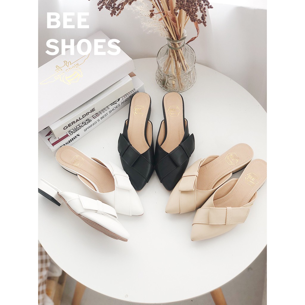 BEESHOES - GIÀY SỤC NỮ MŨI NHỌN DA LÌ HOẠ TIẾT NƠ TO - GIÀY SỤC NỮ ĐẾ VUÔNG CAO 2 PHÂN SẴN MÀU ĐEN-BE-TRẮNG 201056