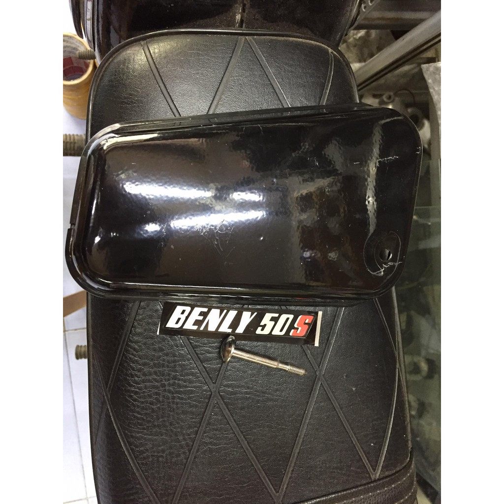 Honda 67-CD: 01 nắp cốp  honda CL-Cds- sơn đen kèm óc + tem đầy đủ