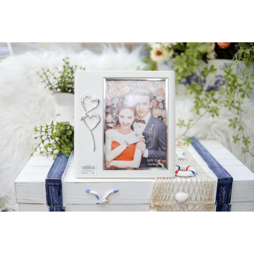 Khung ảnh trái tim H180