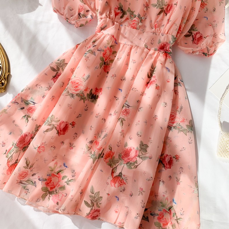 Váy voan hoa nhí màu hồng đào siêu ngọt ngào - Váy voan tơ dáng ngắn cổ chữ V
