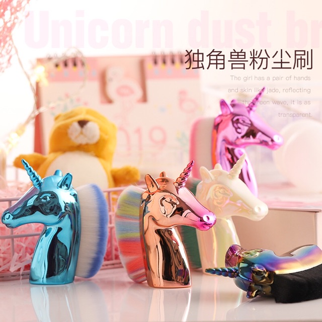 Chổi phủi bụi ngựa mẫu mới phủi móng tay