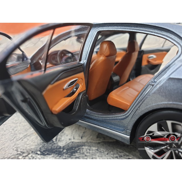 Xe mô hình Vinfast Lux A 2.0, tỉ lệ 1:24