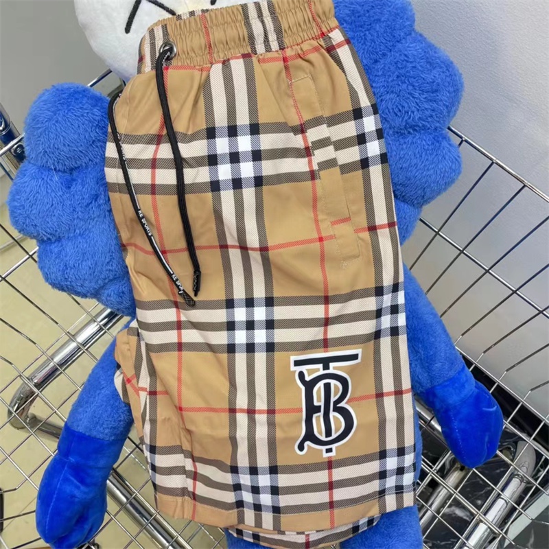 Quần Sọt Đi Biển Burberry Hoạ Tiết In Phong Cách Cổ Điển