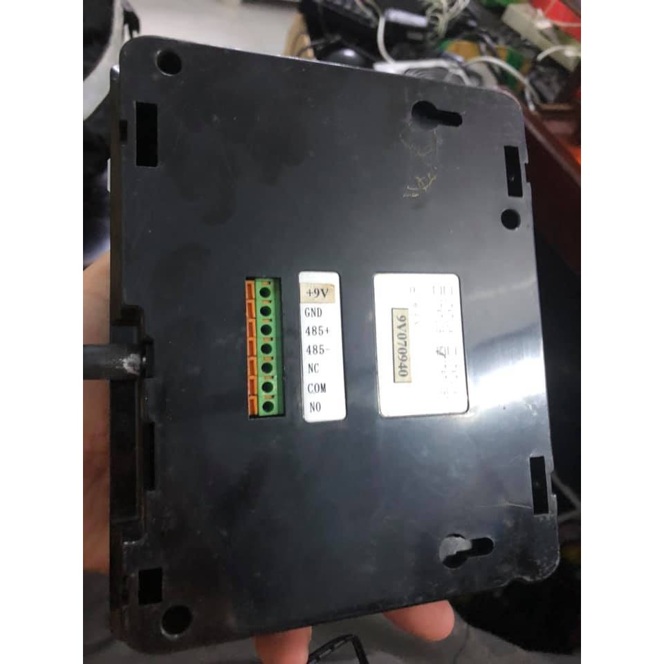 Xác máy chấm công vân tay, vẫn lên nguồn ngoại hình cũ, vỏ nứt, phím bấm lúc ăn lúc ko