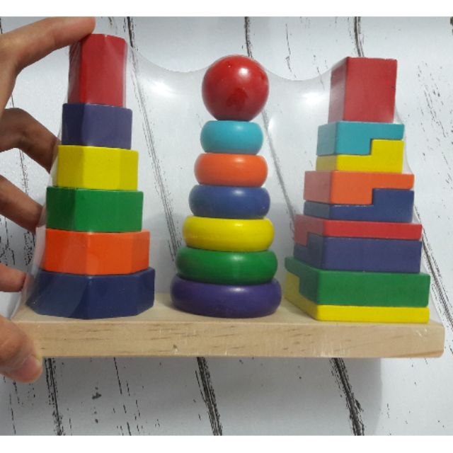 2 tháp xếp chồng 3 cọc + pompom