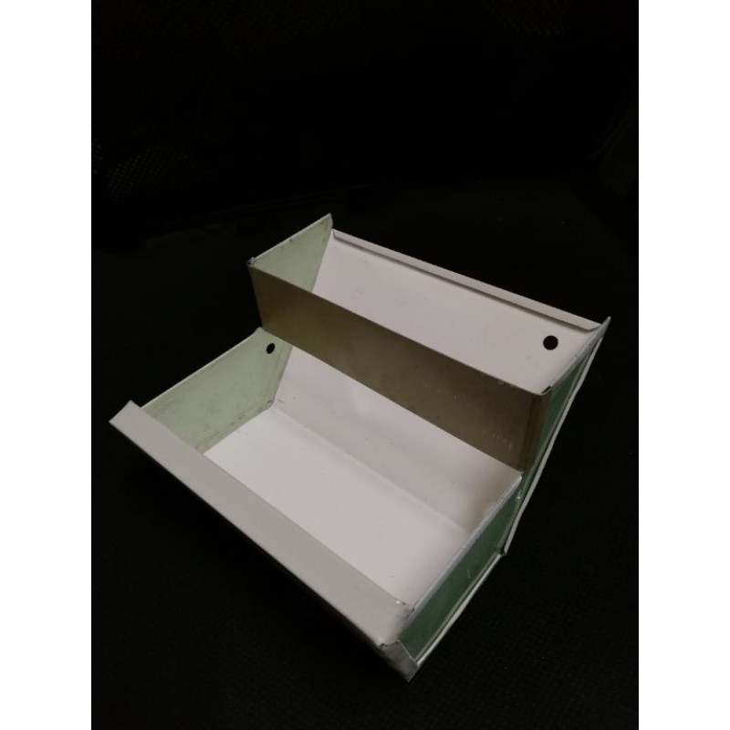 Máng ăn cho Thỏ 15cm 2 tầng bằng tôn