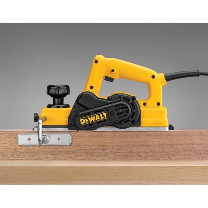 82MM - 600W MÁY BÀO DEWALT - D26676-B1