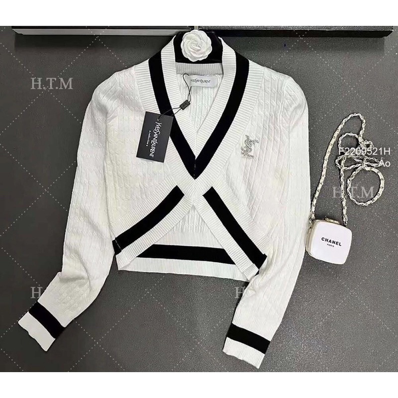 Áo len croptop dài tay cổ V viền màu vạt chẻ khoét bụng kiểu TT2209