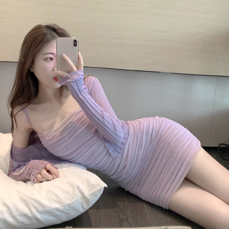 Set váy hai dây cúp ngực thun giãn phối voan nhăn nhún ôm body sexy+ Áo cardigan màu tím