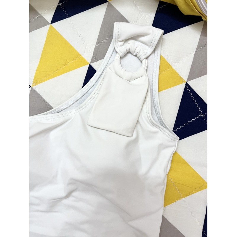 Đồ bơi swim suit 1 mảnh màu trắng lệch vai kiểu hàn quốc | BigBuy360 - bigbuy360.vn