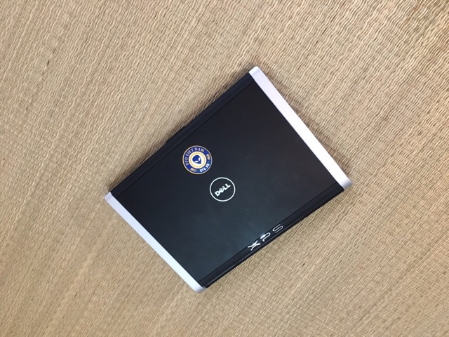 Laptop UFO Dell XPS M1330 vỏ nhôm thời trang sang trọng văn phòng đẹp like new