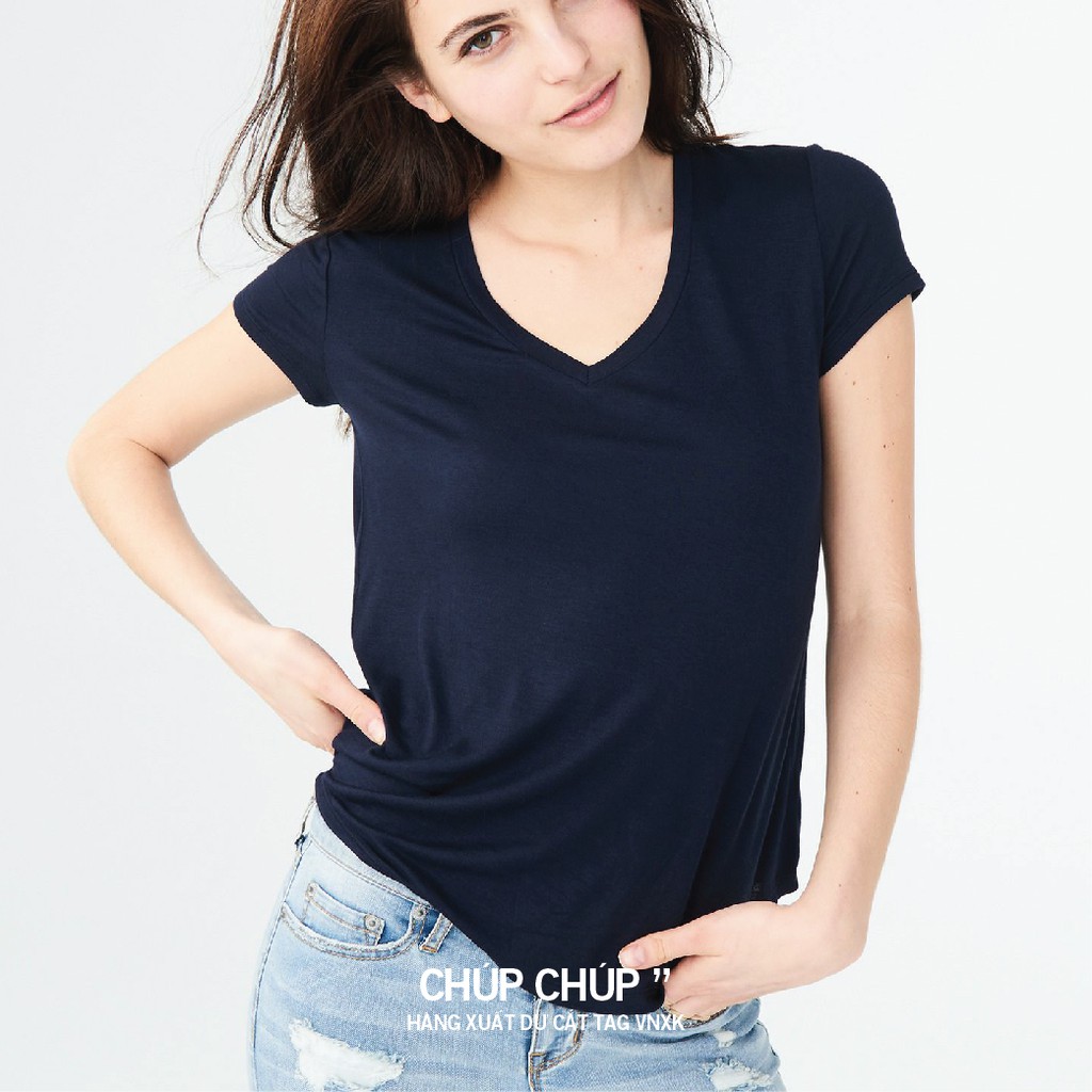 Áo cổ V basic xanh đen