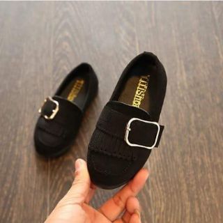 Giày lười tua rua sz 32 màu đen