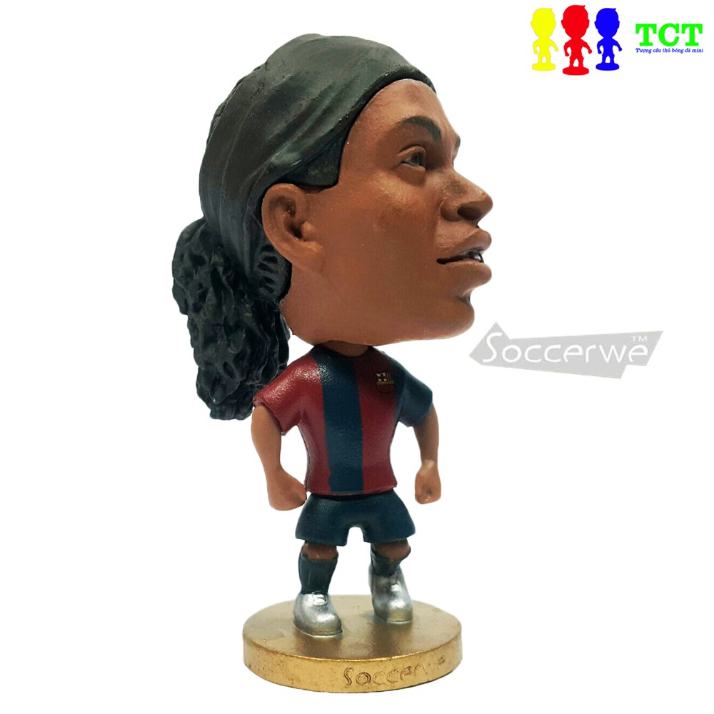 Tượng cầu thủ bóng đá Ronaldinho