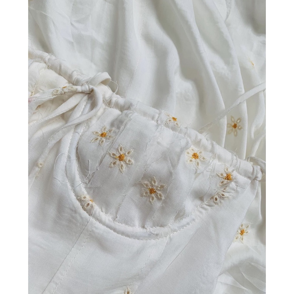 Đầm 2 dây thêu hoa cúp ngực The Country Camilo Daisy vải linen
