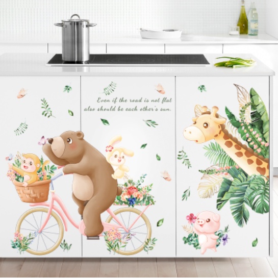 Decal trang trí tường - Hươu cao cổ và chú gấu đạp xe