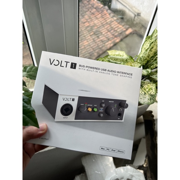 Universal Volt 1 USB
