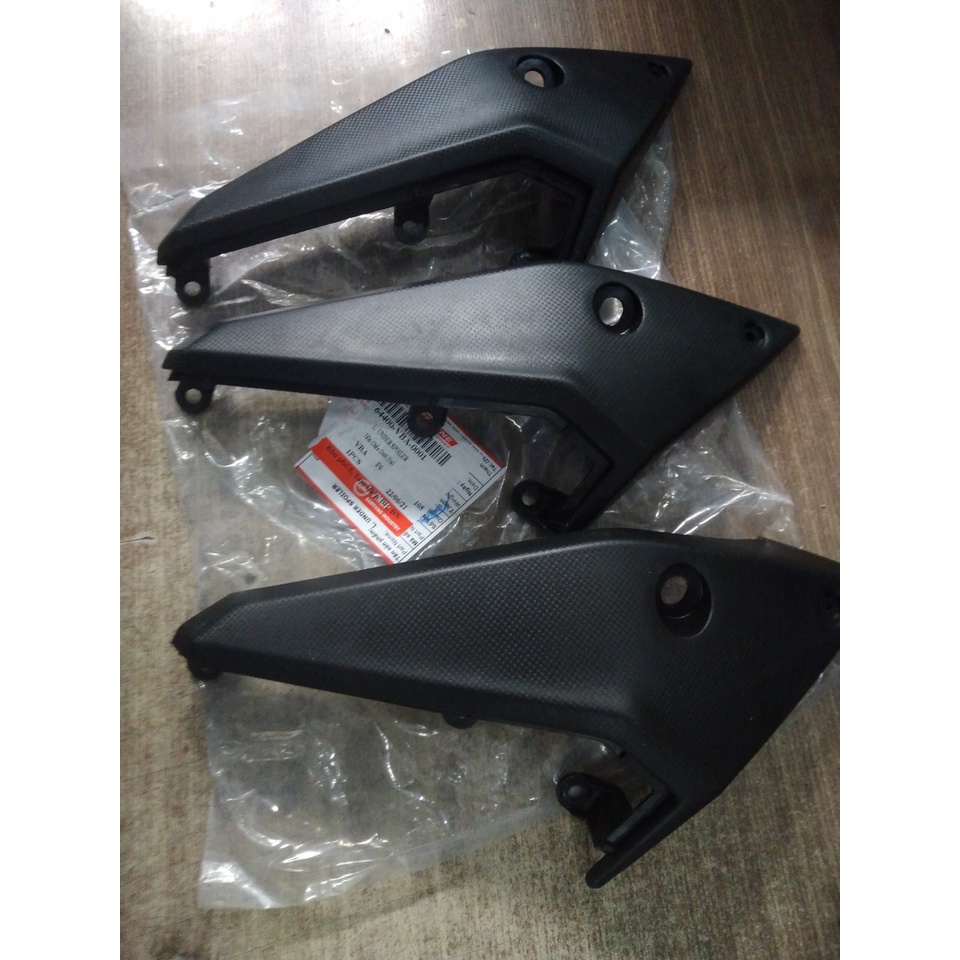 Mỏ cày đen nhám bên trái xe Sym Galaxy 50cc