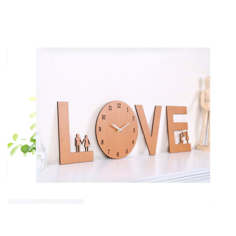 Bộ Đồng hồ treo tường Cao Cấp - hình dáng chữ LOVE bằng Gỗ