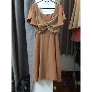 Đầm she’s màu nâu. Eo 74